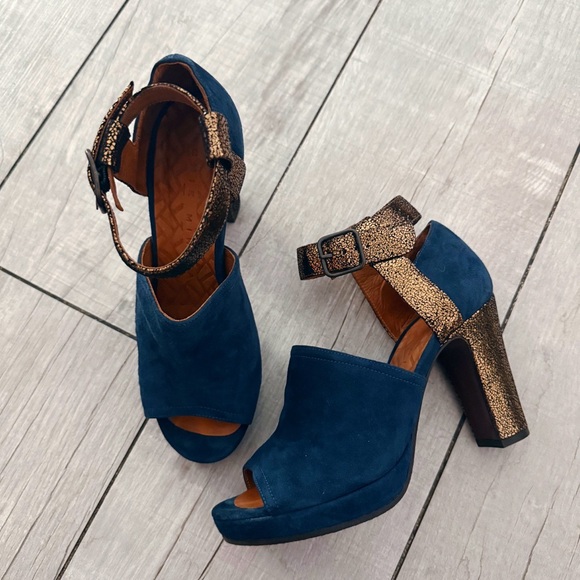 CHIE MIHARA Elegant Blue and Gold Women's Heels - Picture 2 of 4